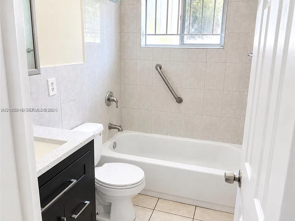 1195 NW 100th Ter #1