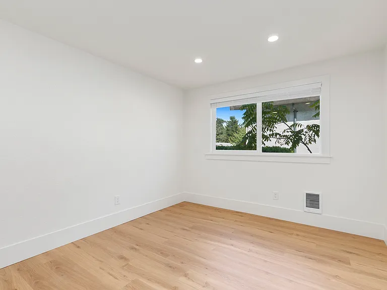 2116 NE 88th St #4 — Photo 23