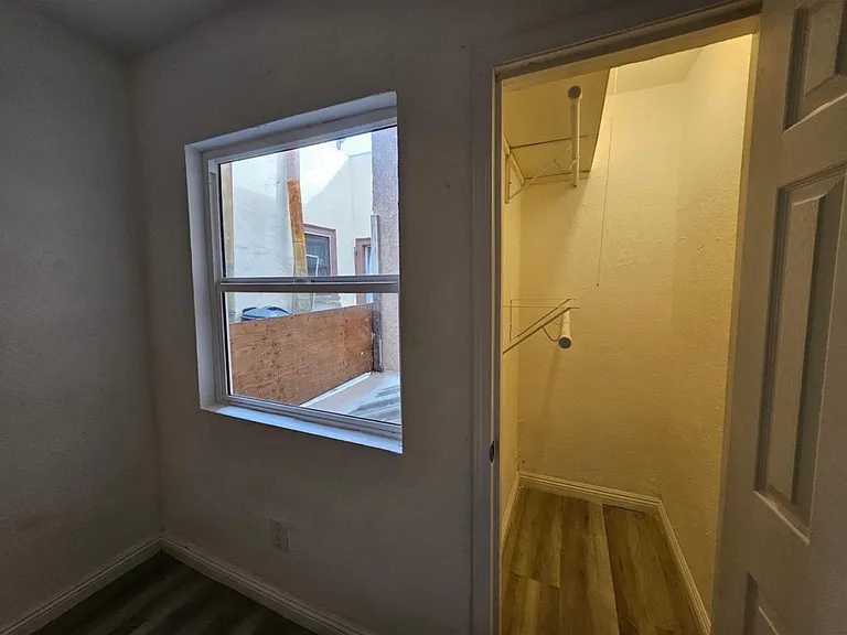 2111 W 54th St #2 — Photo 7
