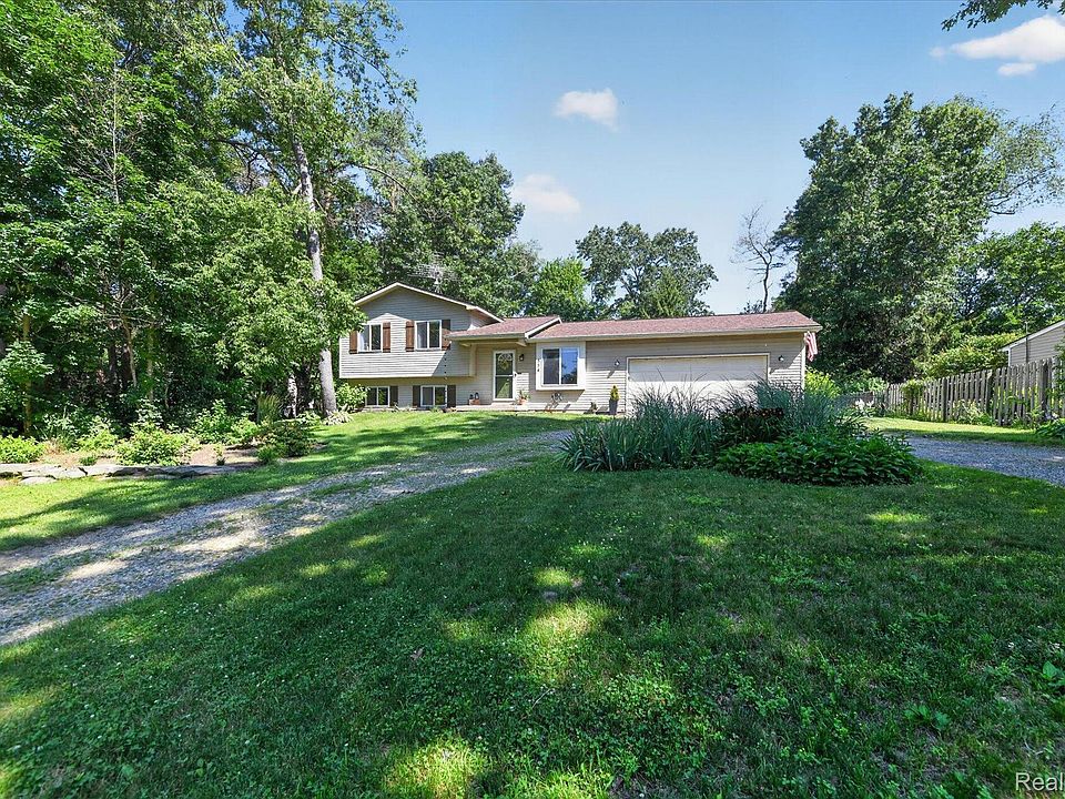 1st image of 554 Bluewater Dr