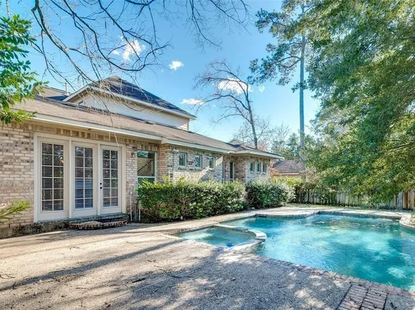 34 N Longsford Cir, Spring, TX 77382