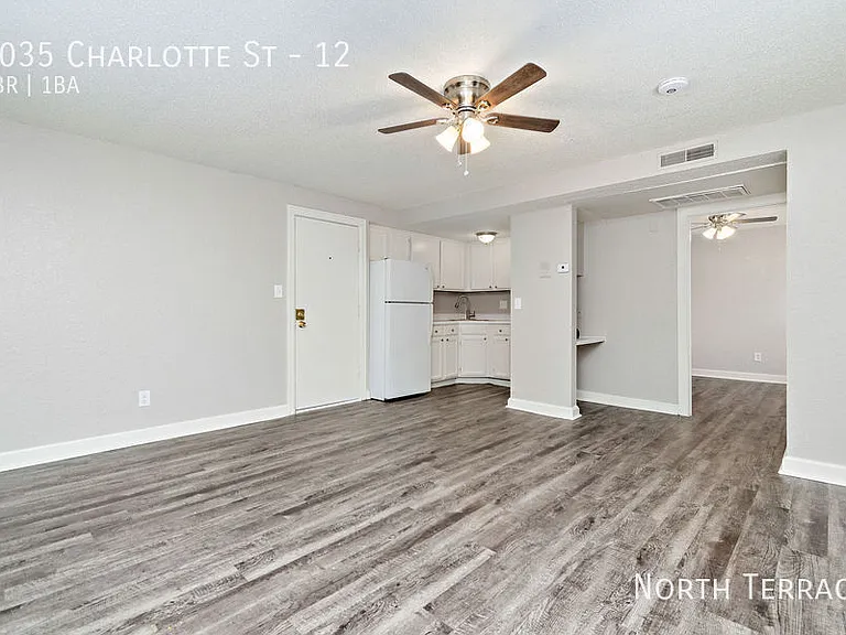 4035-4039 Charlotte — Photo 10