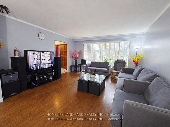 2nd image of 7 Burtonwood Cres