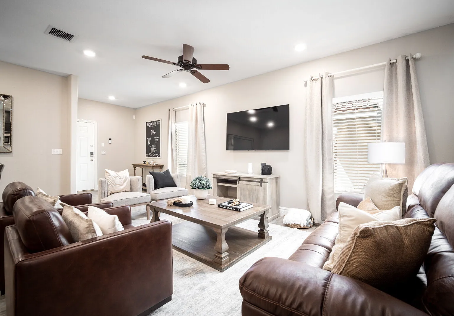 3 bed, 2.0 bath, 1469 sqft, $1,695 — Photo 4