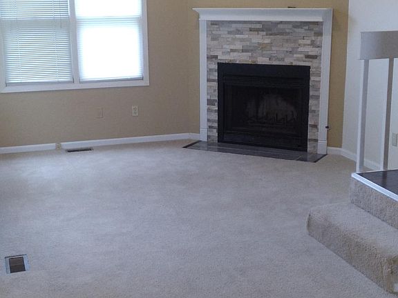 4th image of 7400 E 32nd St N #703