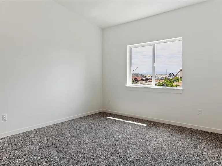 Hawk's Landing Apartments — Photo 111
