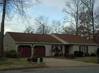 6 Patriot Cir, Newport News, VA 23602