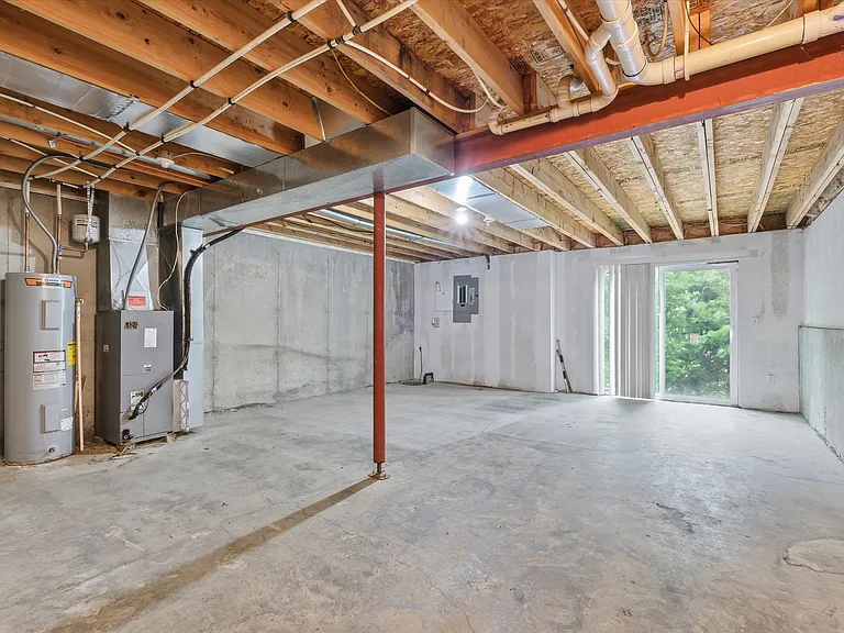 10341 Parkview Ave — Photo 16