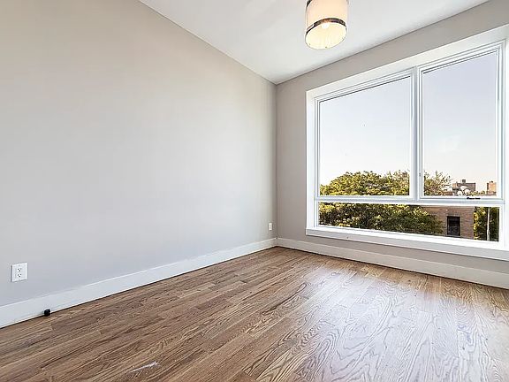 4th image of 1405 Herkimer St #4D