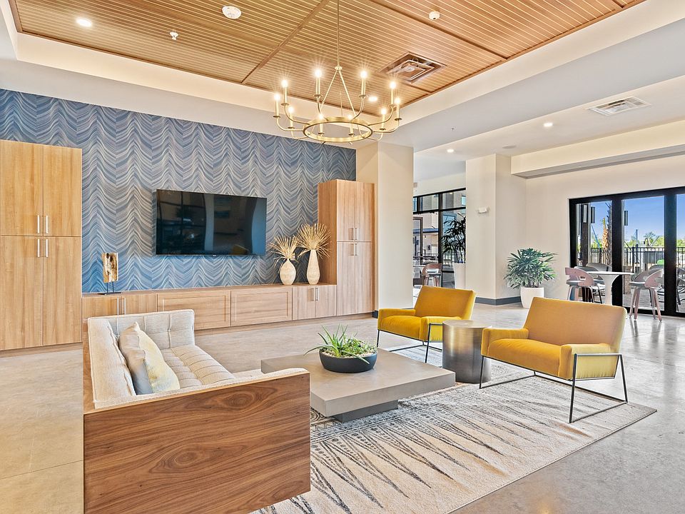 Expansive Resident Gathering and Social Spaces