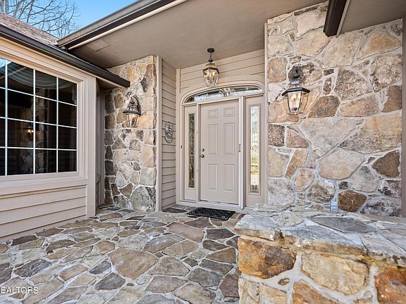 4th image of 133 Stonewood Dr
