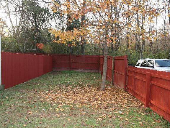 5th image of 498 Plymouth Ln