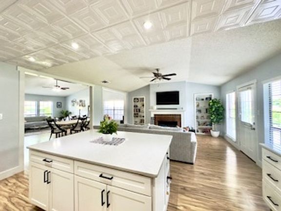 5th image of 4633 Archer Dr