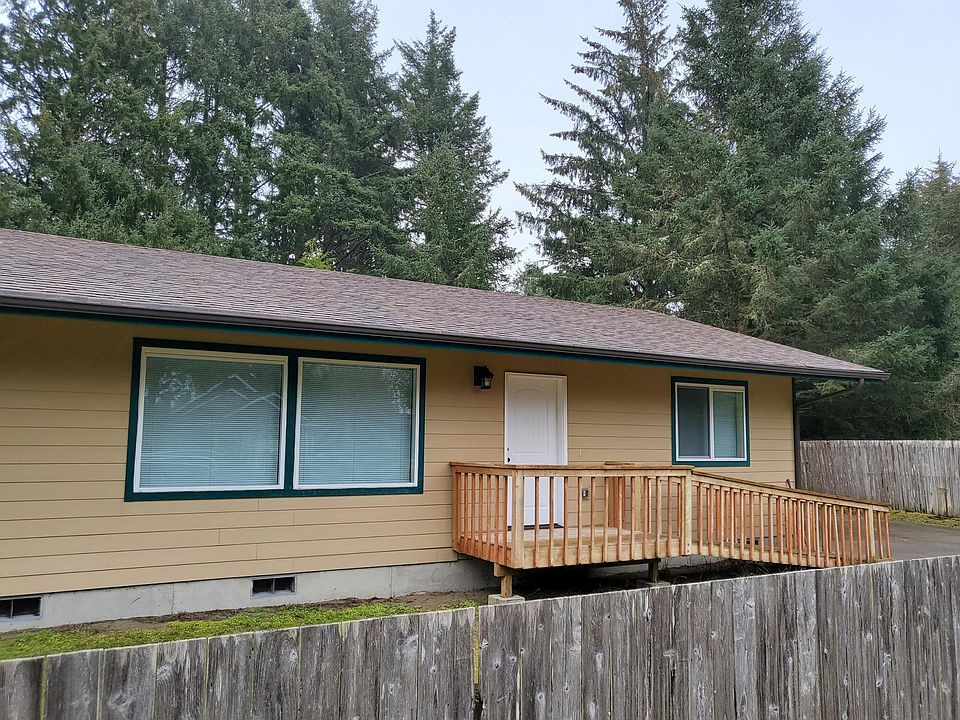 1st image of 744 Albion Ave SE