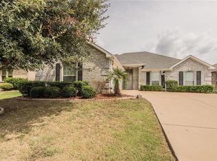 1636 Ridgemar Dr, Grand Prairie, TX 75051