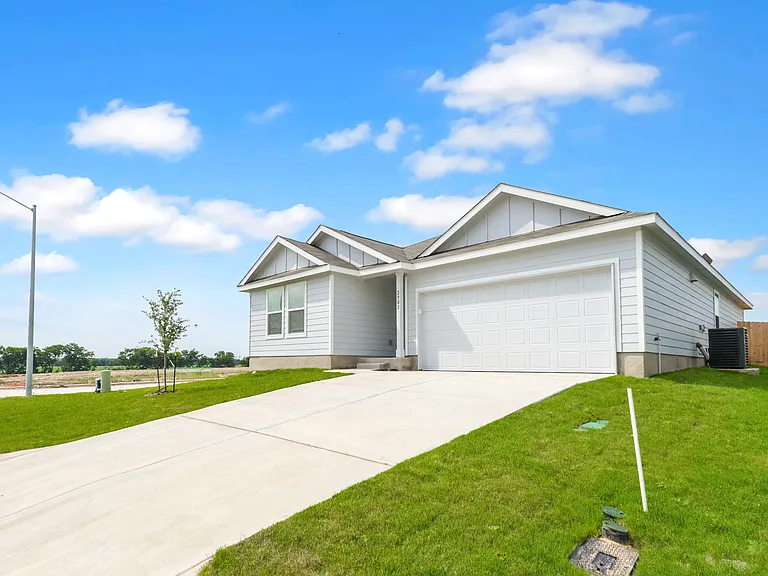 2902 Blue Ridge Ln — Photo 2