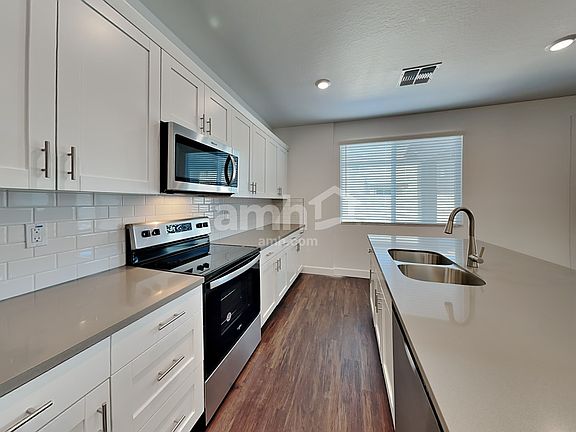 3rd image of 17154 W Golden Ln