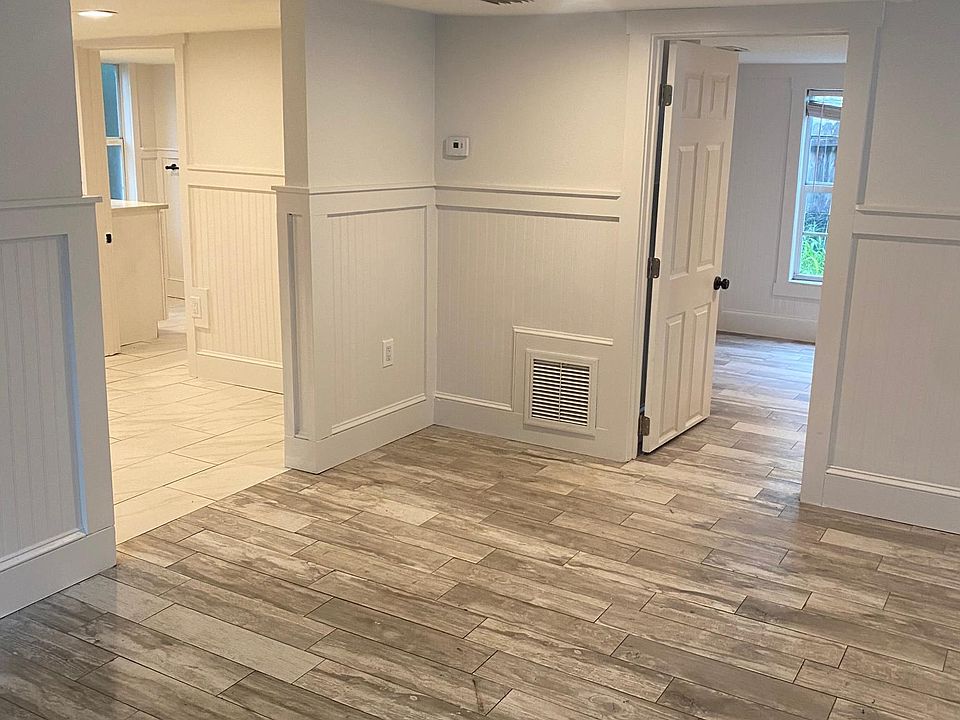 1st image of 610 21st St W #1