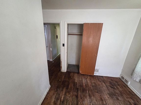 3rd image of 1810 Shamrock Ln