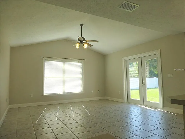 1311 SE 39th Ct — Photo 13