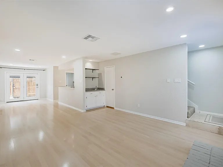 2507 Bering Dr #9 — Photo 5