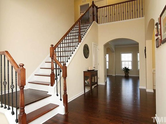 2nd image of 33 Peach Blossom Ct