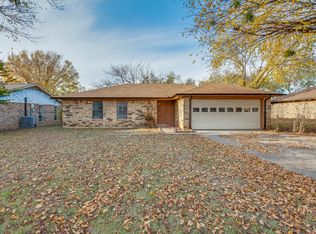 706 Green Pastures Dr, Cedar Hill, TX 75104