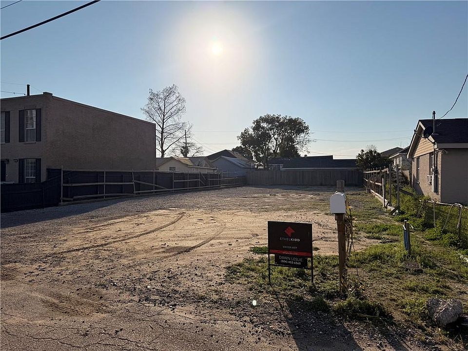 2nd image of 1704 Mayan Ln