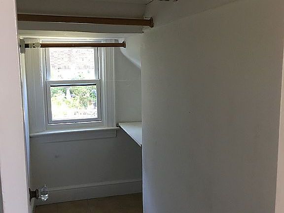 4th image of 328 S 9th Ave APT 1