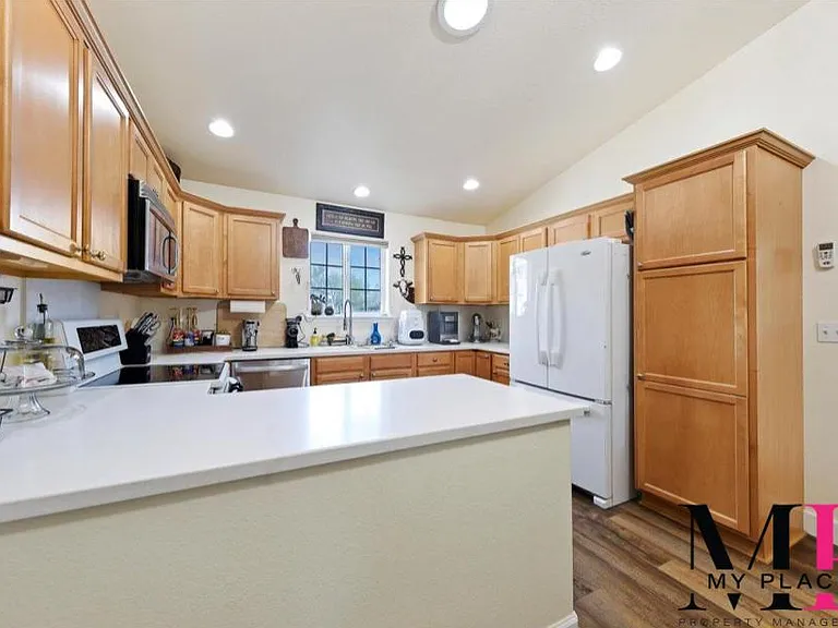 1331 NE Brenda Dr — Photo 11