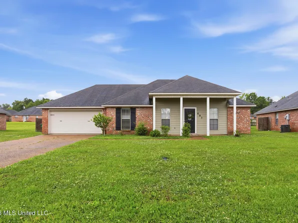 493 Fairway Ave, Byram, MS 39272
