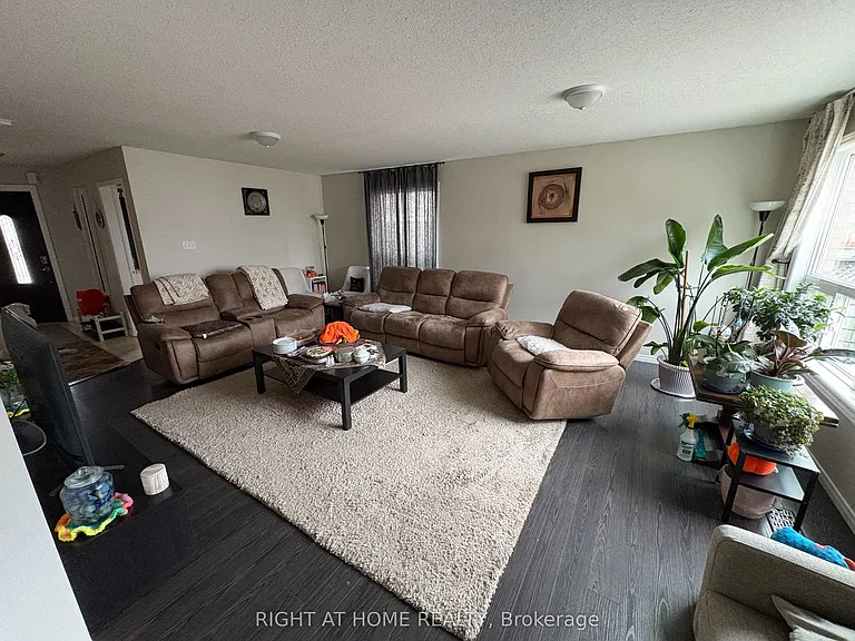 176 Starwood Dr — Photo 3
