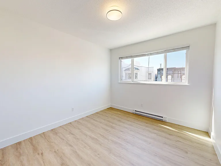 2898 Jackson Street — Photo 3