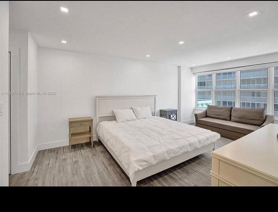 1st image of 4010 Galt Ocean Dr APT 902