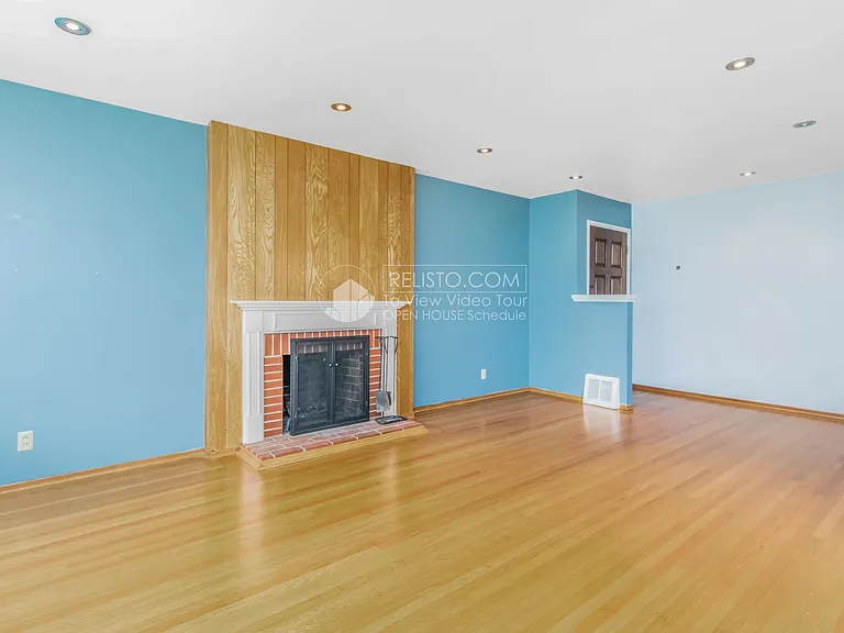 37 Crestmont Dr — Photo 5
