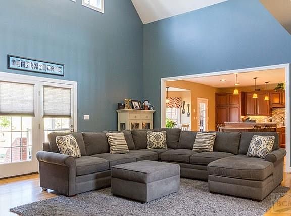 3rd image of 4090 Plantation Dr #0