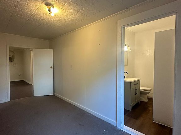 5th image of 840 E Cherry St