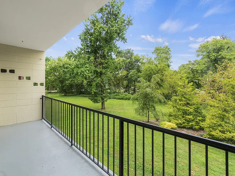The Glen at Kensington — Photo 14