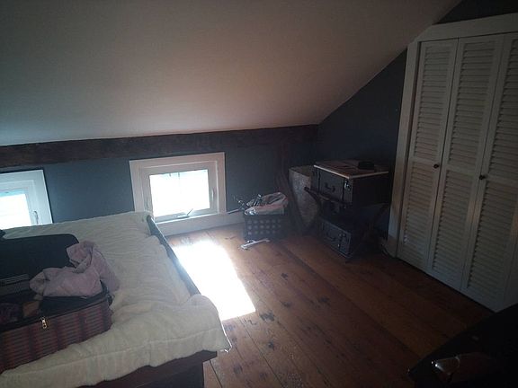 Upstairs bedroom #2