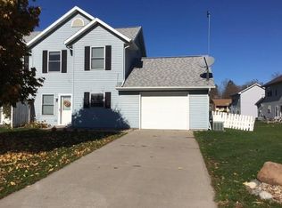 12 Waterhouse Ave, Central City, IA 52214