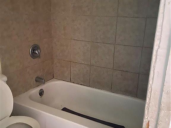 5th image of 758 Goodlow Ave