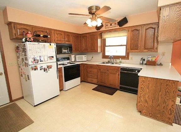 4th image of 305 Sunset Ave N