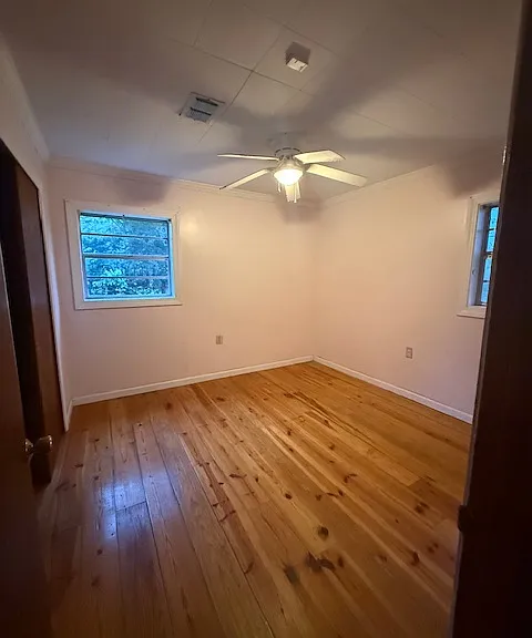 2702 Crawford Rd — Photo 15