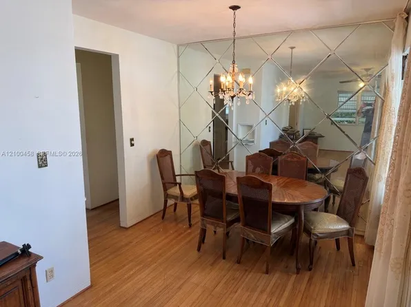 7915 Byron Ave APT 4, Miami Beach, FL 33141