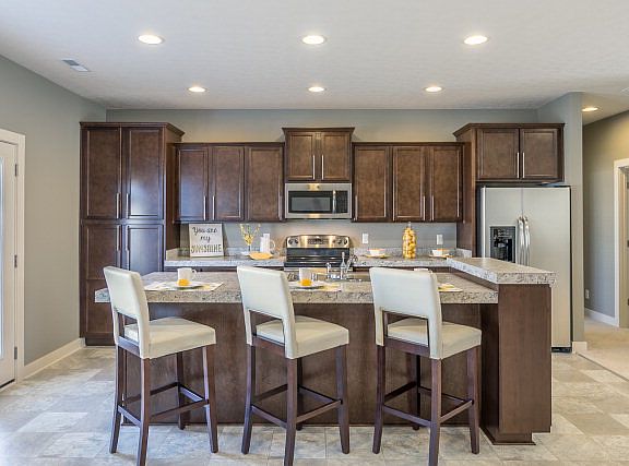3rd image of 2301 Meadowhill Ln