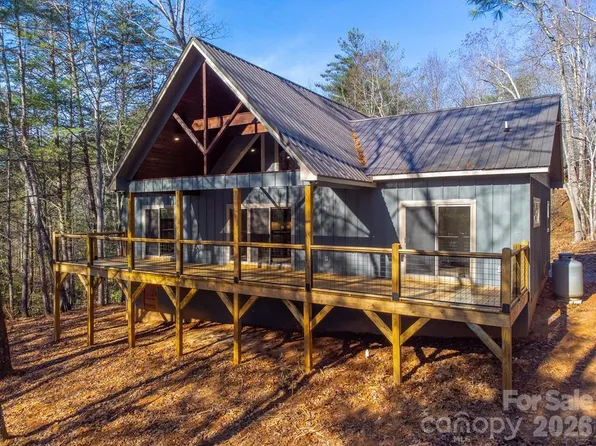 397 Kennel Loop, Murphy, NC 28906