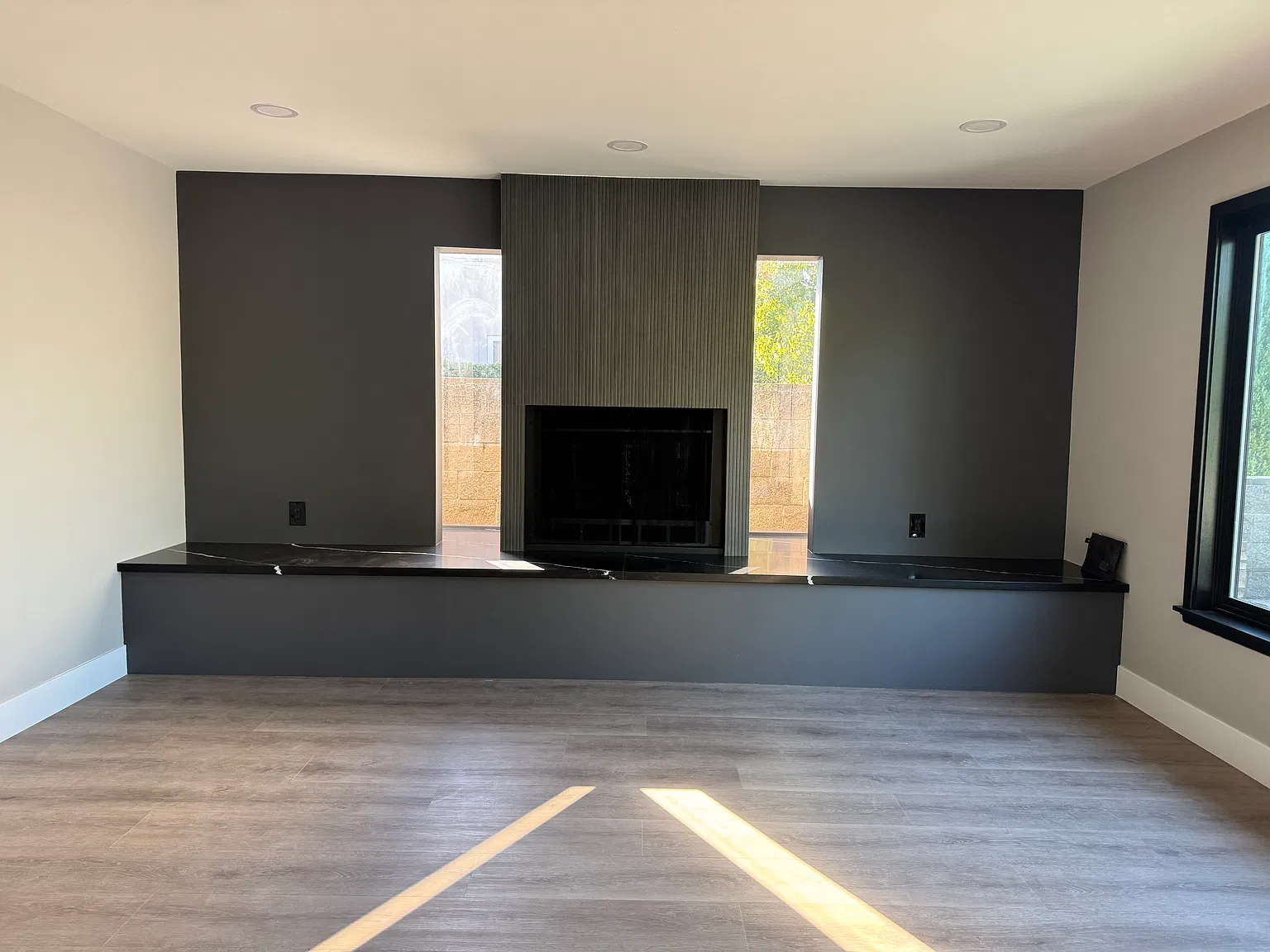 3 bed, 1300 sqft, $5,895 — Photo 3