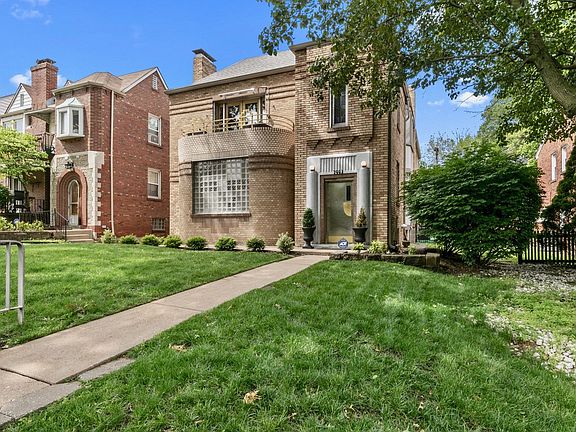 2nd image of 7943 Delmar Blvd #2F