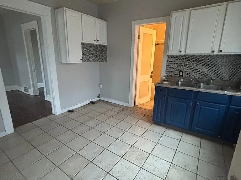 3470 E 125 ST — Photo 5