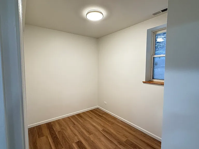 2528 W Cortez St — Photo 4